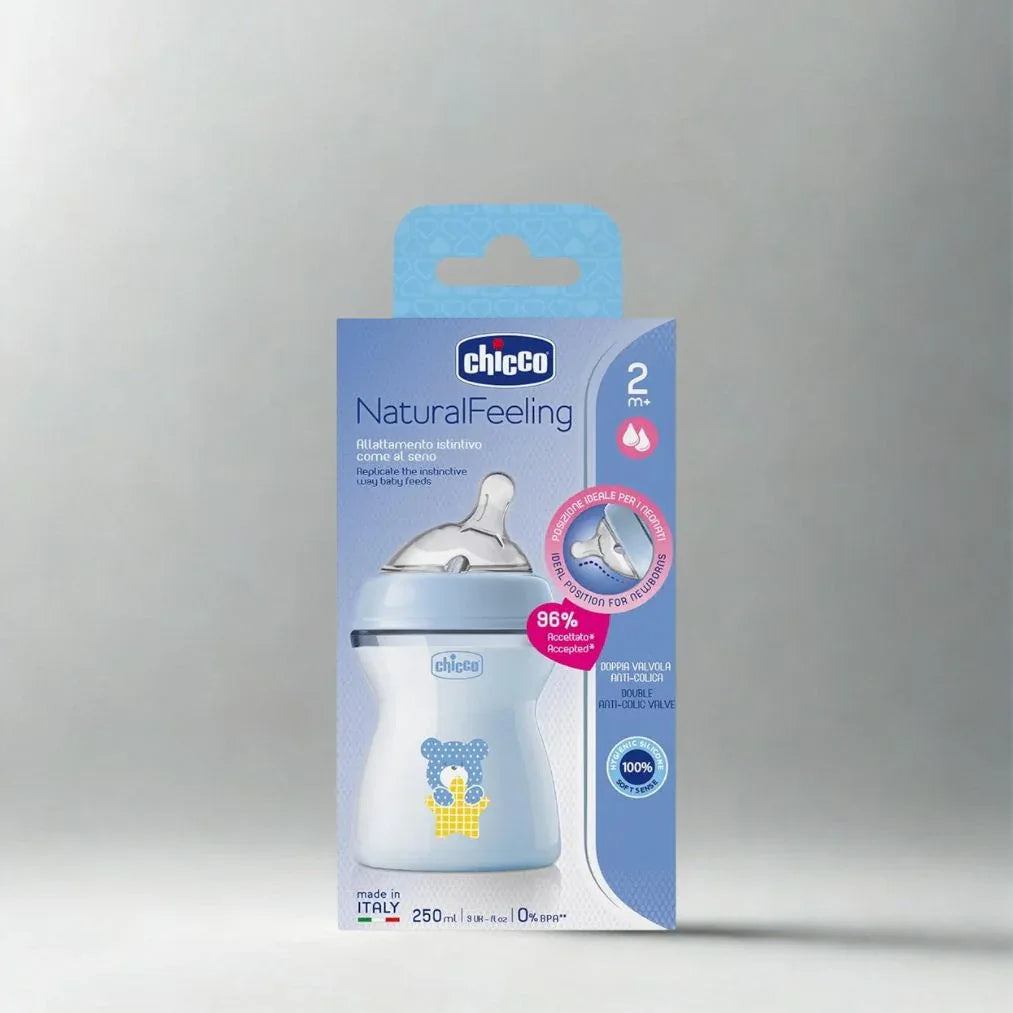 Chicco Natural Feeling Bottle Medium Flow 250ml +2m - Memo'sMart