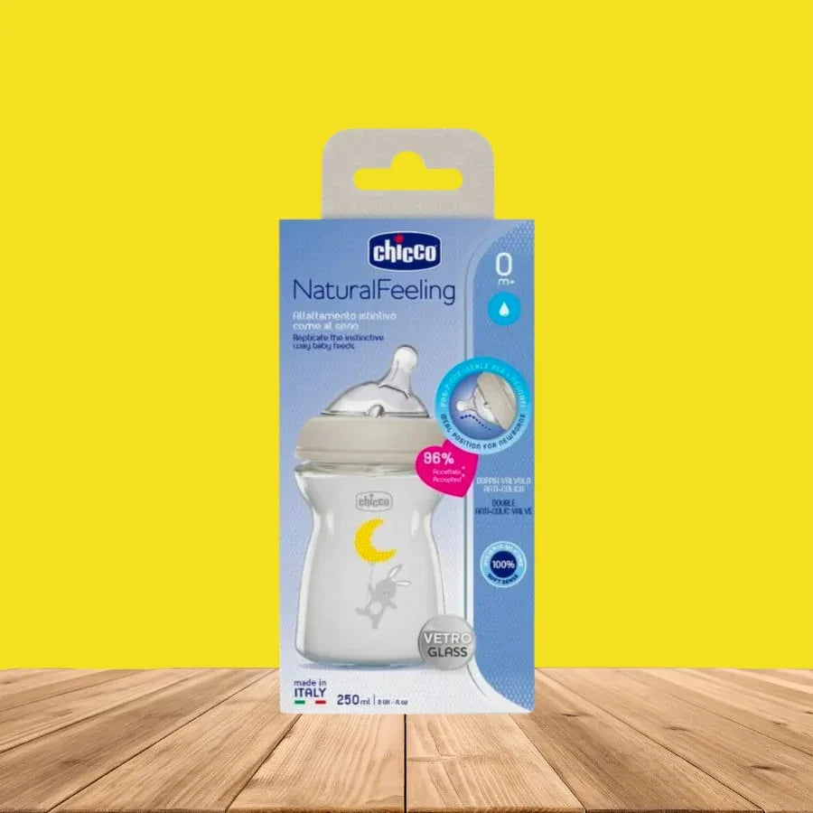 Chicco Natural Feeling Glass Baby Bottle 250ml[+2M] - Memo'sMart